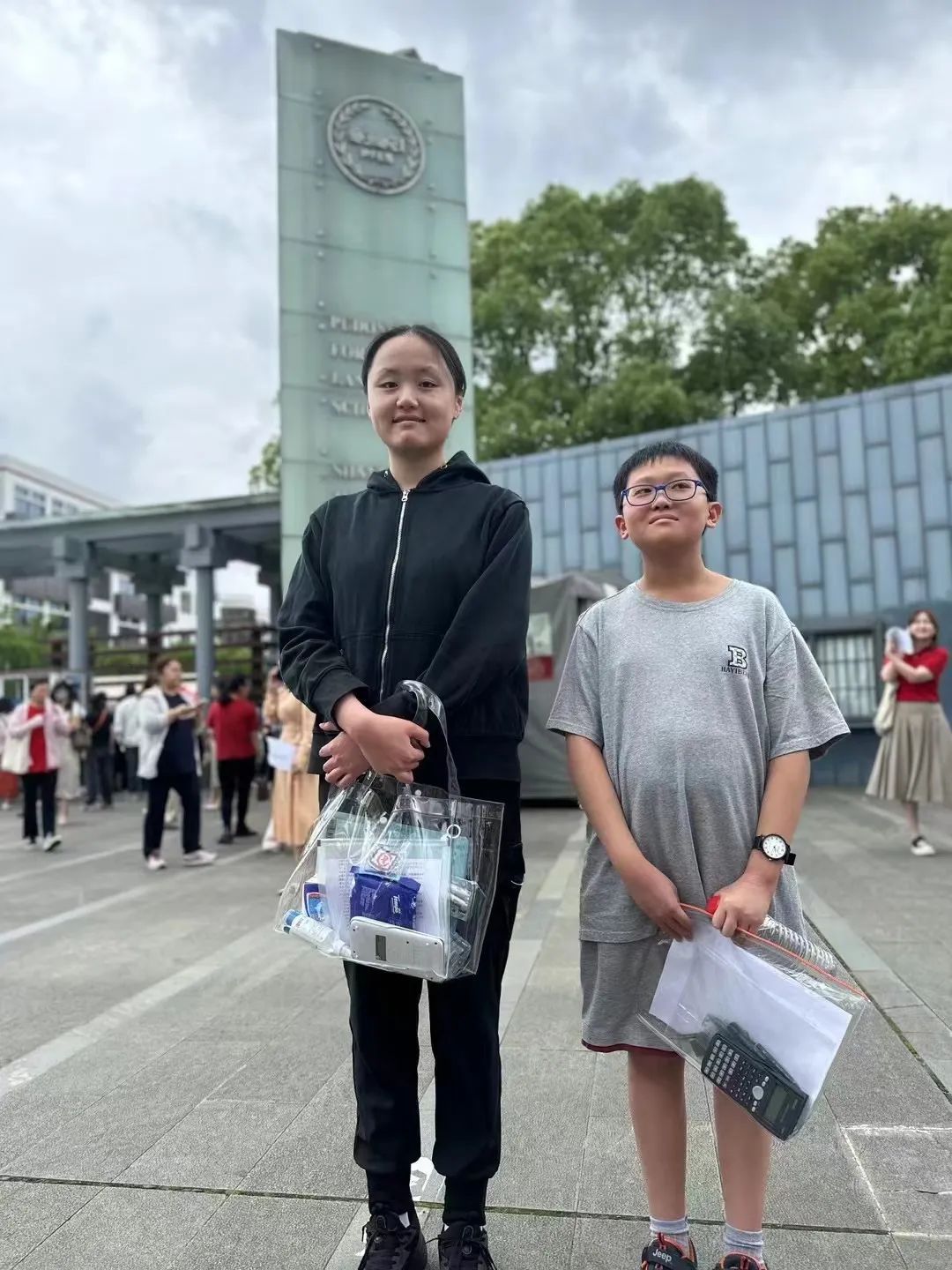 北大毕业3年后，24岁上海女孩的决定震惊众人：重新高考！