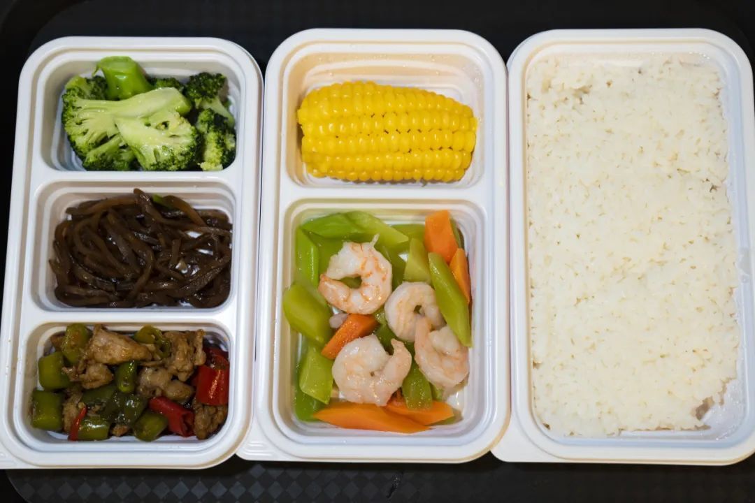 高铁盒饭上新！