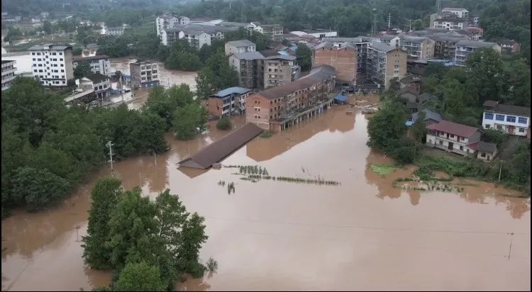 重庆13区县遇大暴雨，29条河流水位超警