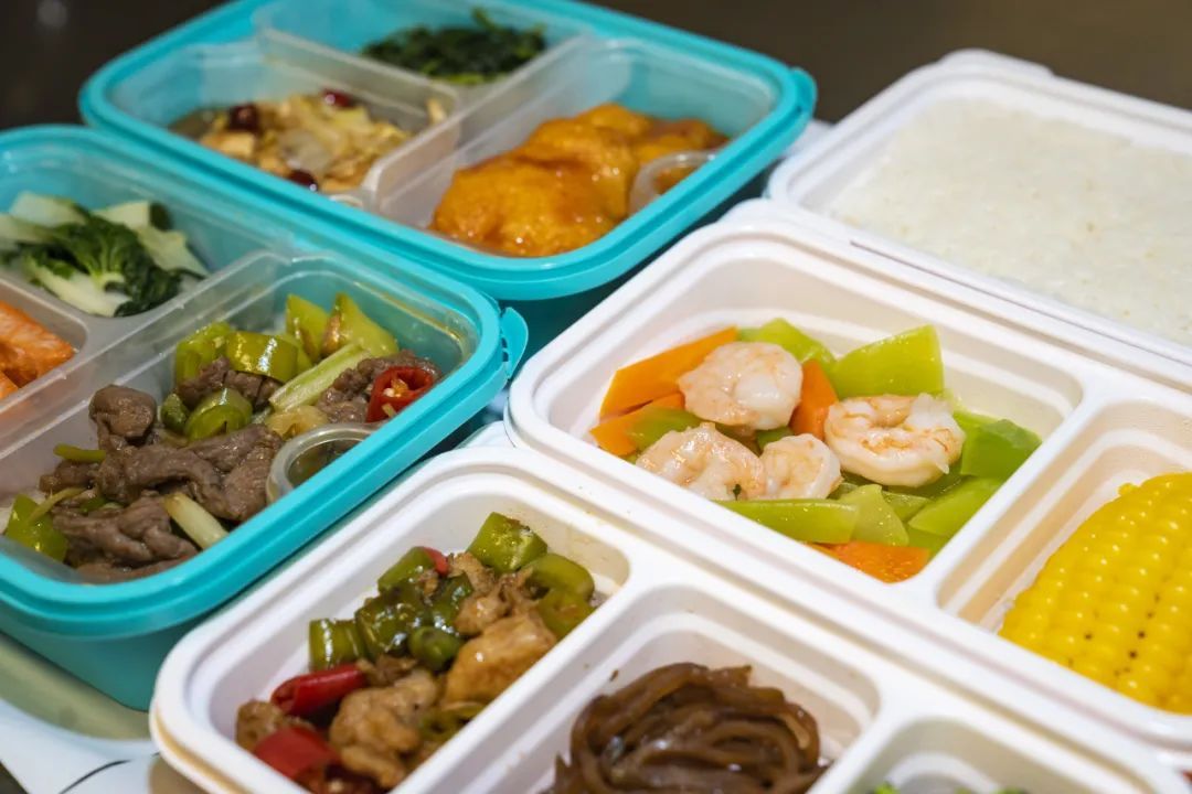 高铁盒饭上新！