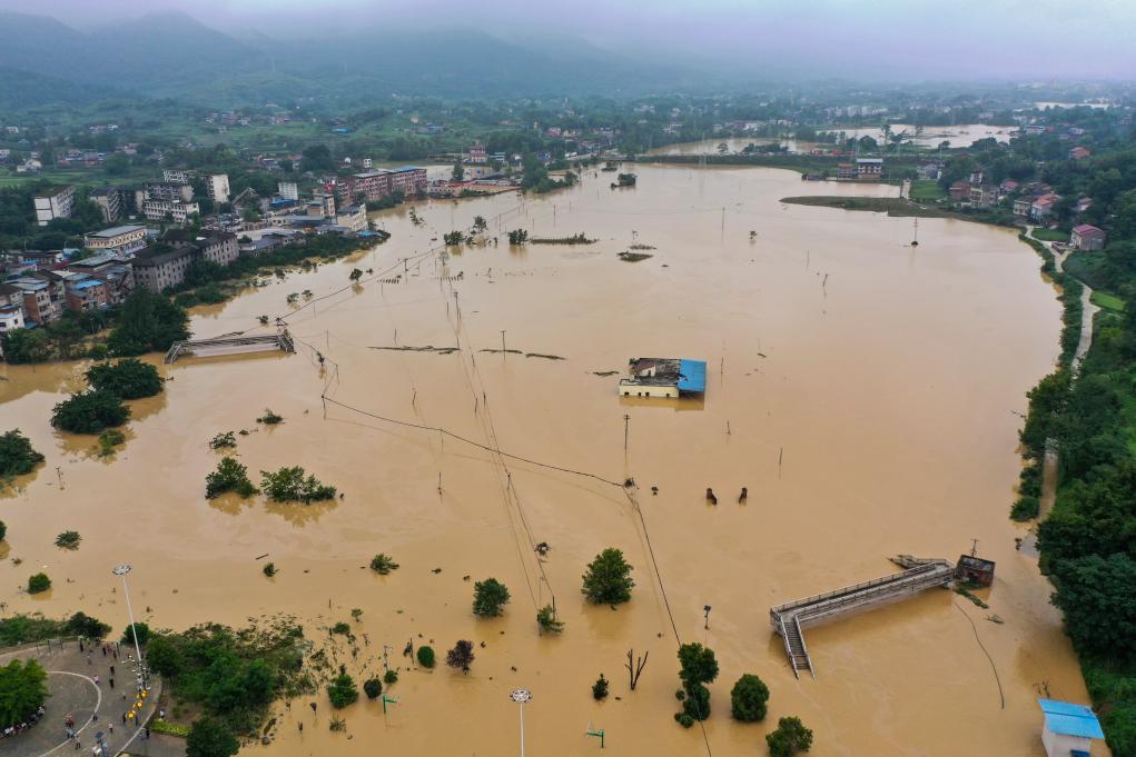 全力以赴、积极应对——直击重庆极端强降雨救灾现场