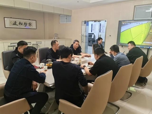 收网!当场查获黄金400克,追回80余万元! 收网!当场查获黄金400克,追回80余万元!