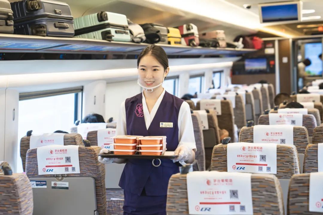 被高铁上的儿童餐食硬控了!网友:300多个月的小朋友能点吗? 被高铁上的儿童餐食硬控了!网友:300多个月的小朋友能点吗?