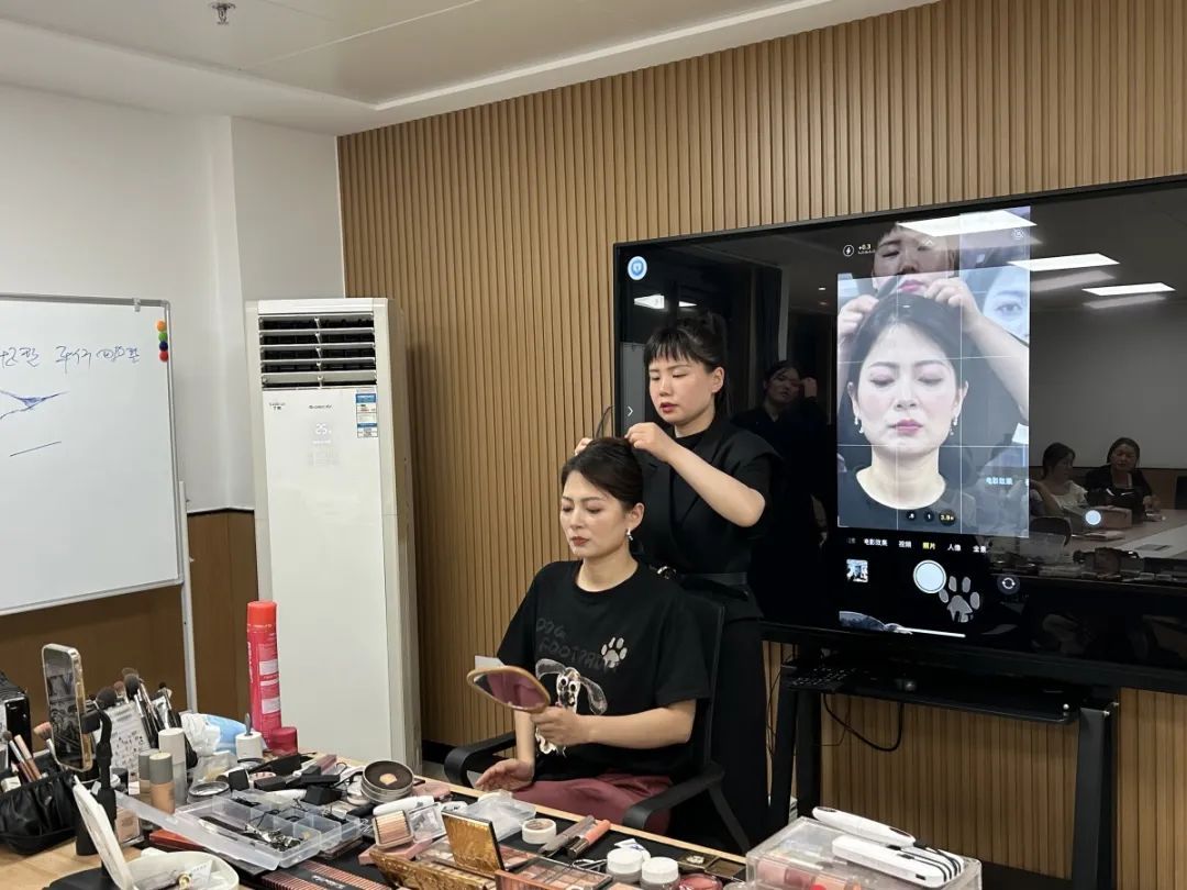 甩掉“班味”!郑州年轻人在这儿扎堆,有人已经“三刷”→ 甩掉“班味”!郑州年轻人在这儿扎堆,有人已经“三刷”→