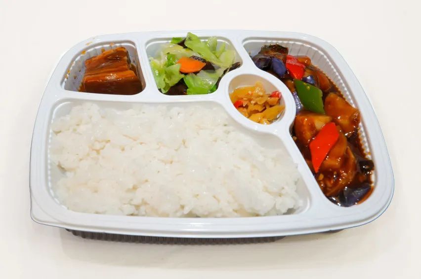 高铁盒饭上新！