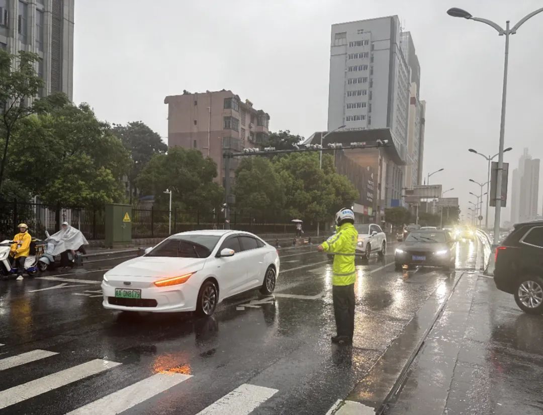 合肥继续发布暴雨蓝色预警！周日前降雨仍将持续！