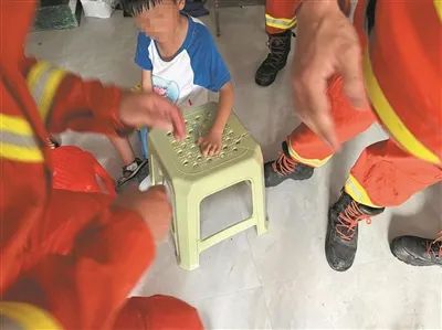 “好奇宝宝”花式被卡，这些细节家长们要注意了......