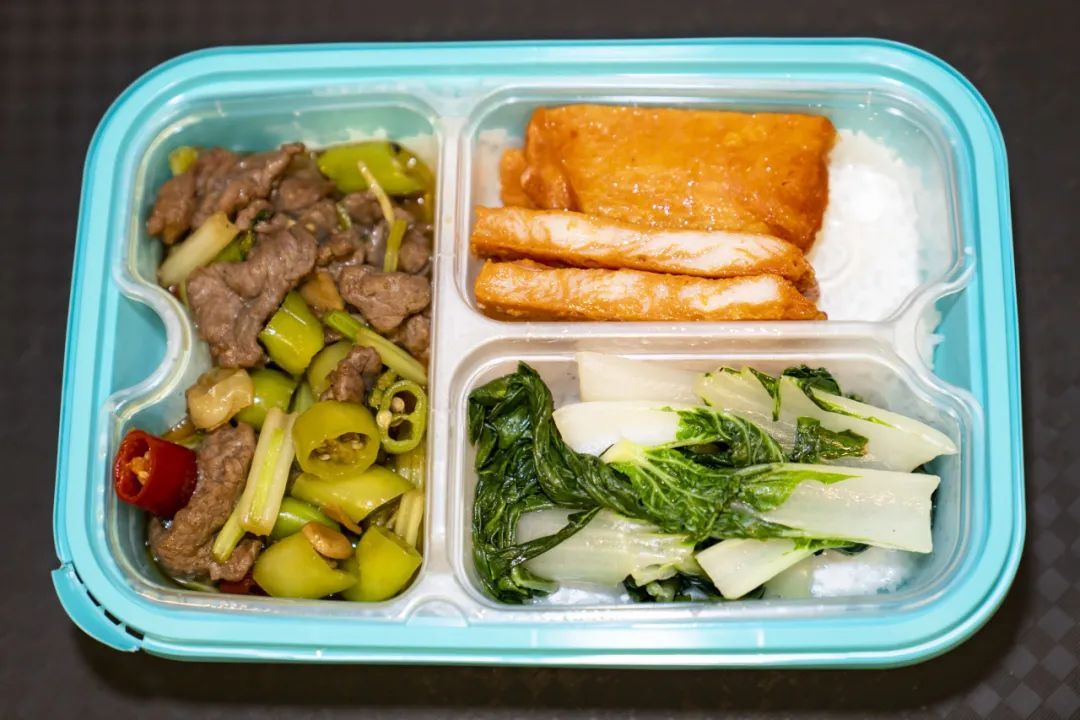 高铁盒饭上新！