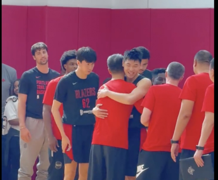 崔永熙三分三中三砍9分 中国男篮热身赛不敌开拓者队