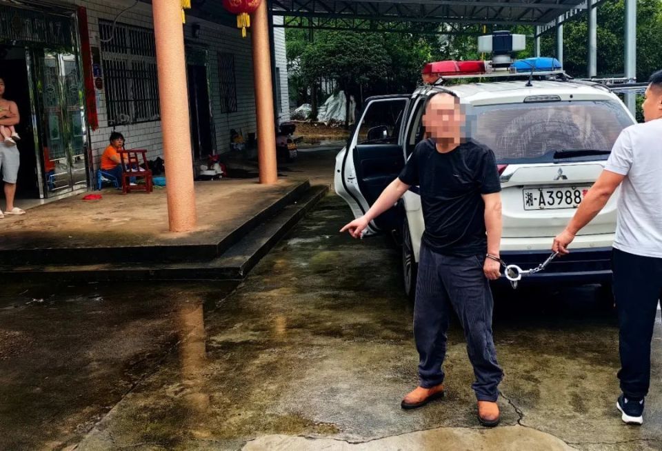 3只狗一夜间不翼而飞!偷狗贼多次在长沙、株洲等地流窜作案,警方提醒 3只狗一夜间不翼而飞!偷狗贼多次在长沙、株洲等地流窜作案,警方提醒