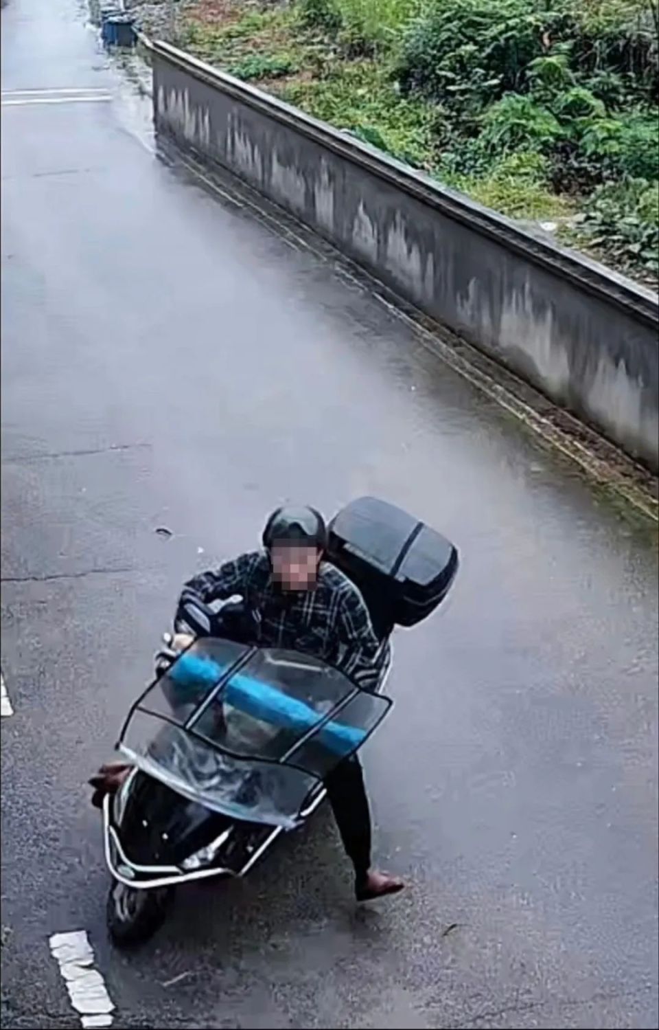 3只狗一夜间不翼而飞!偷狗贼多次在长沙、株洲等地流窜作案,警方提醒 3只狗一夜间不翼而飞!偷狗贼多次在长沙、株洲等地流窜作案,警方提醒