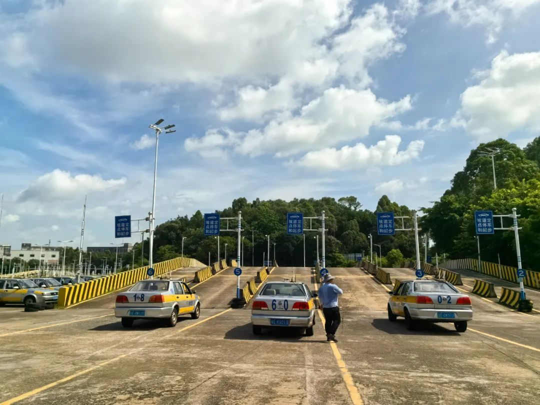 “大学生”已到达考场！暑期周末也能考科目二科目三！