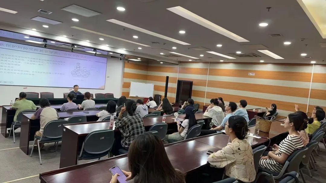 杭州00后女老师太飒了！杭州人的夜生活，原来这么拼！