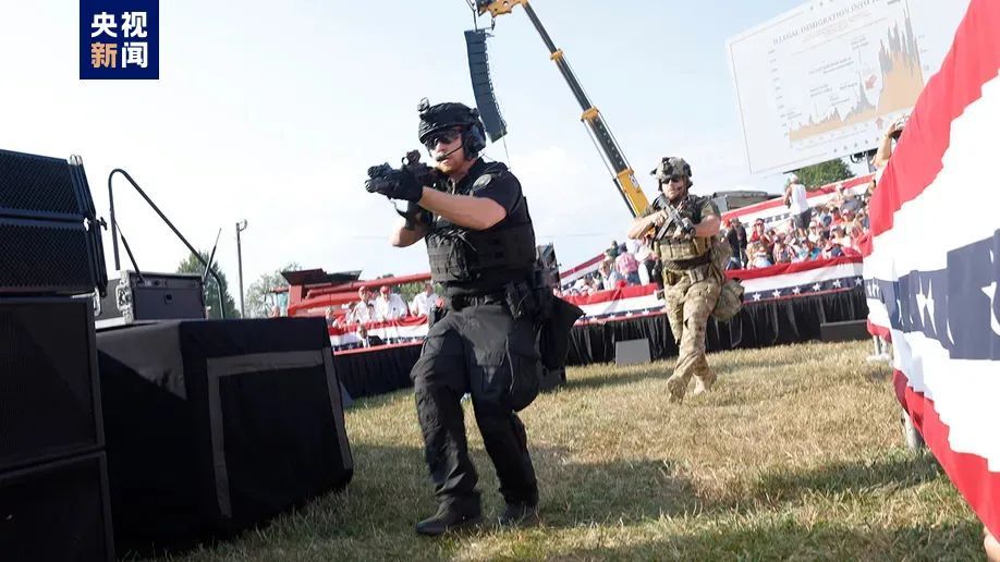 “右耳被击穿”，特朗普遇袭细节披露，枪手打了8发子弹，拜登发声