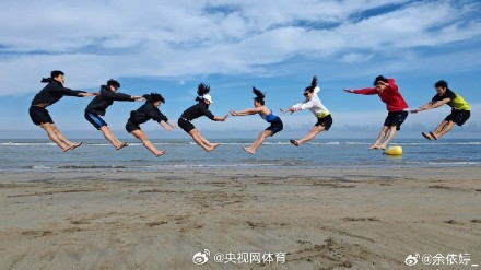 中国游泳队高难度合照