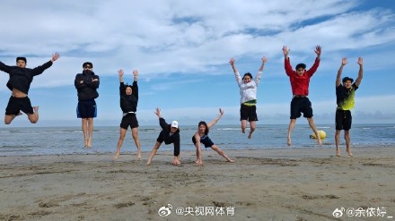 中国游泳队高难度合照