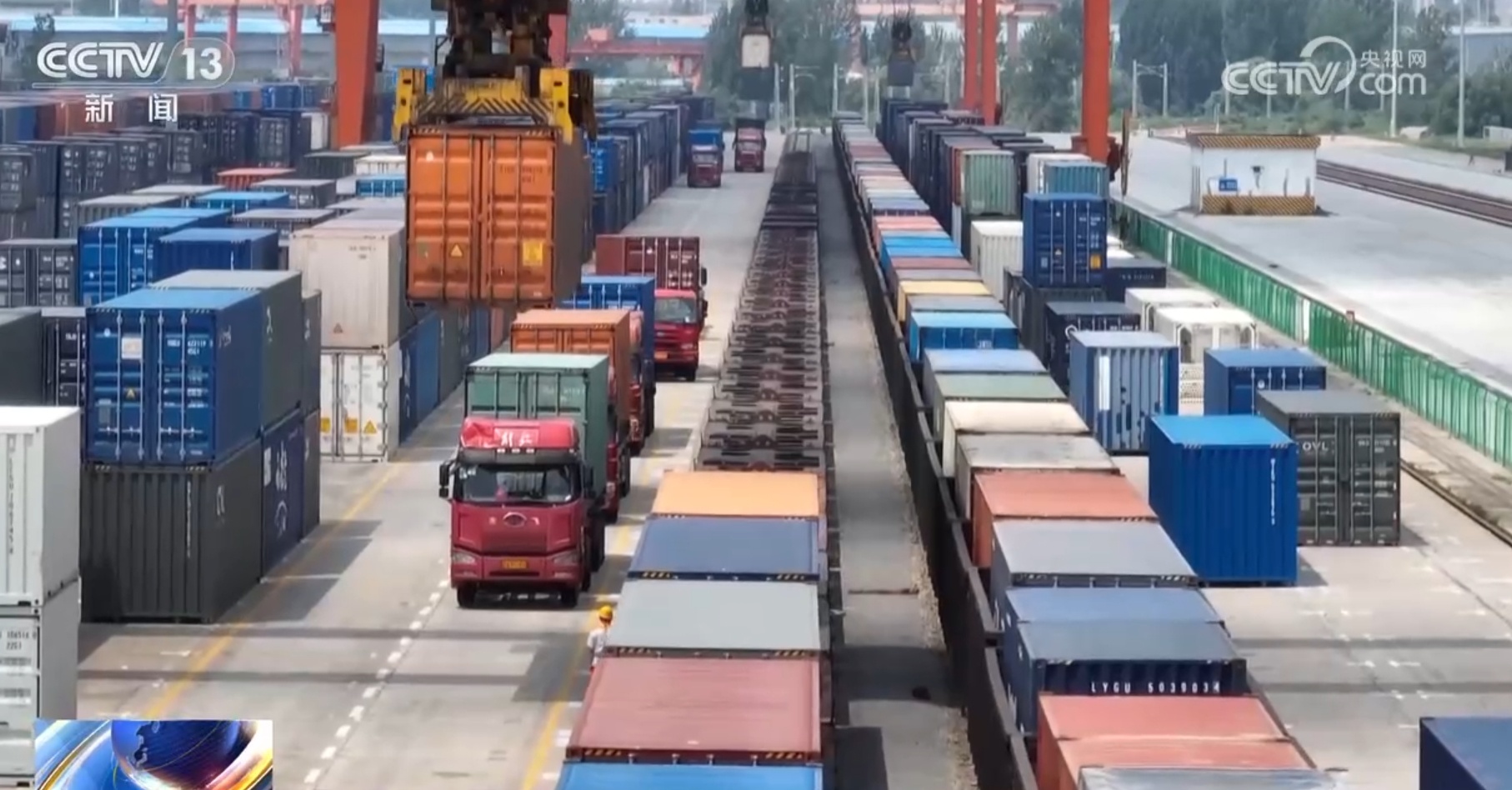 3.32亿吨、2665亿吨公里!数据勾勒6月份国家铁路货运亮眼“成绩单” 3.32亿吨、2665亿吨公里!数据勾勒6月份国家铁路货运亮眼“成绩单”