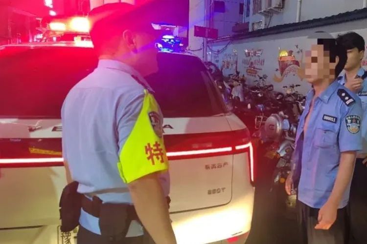 拘留15天仍不悔改,“刑警支队左某某”再次被抓! 拘留15天仍不悔改,“刑警支队左某某”再次被抓!