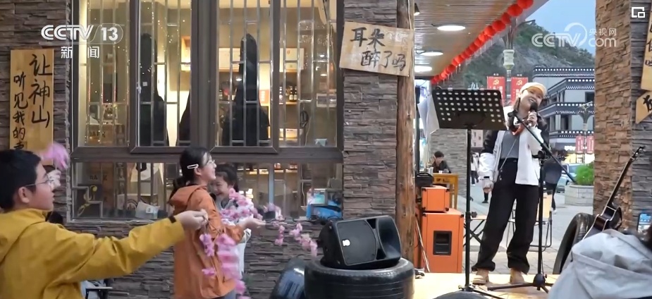 独特优势释放“向上”文旅潜力 “宝藏小城”接住了这“泼天的富贵”