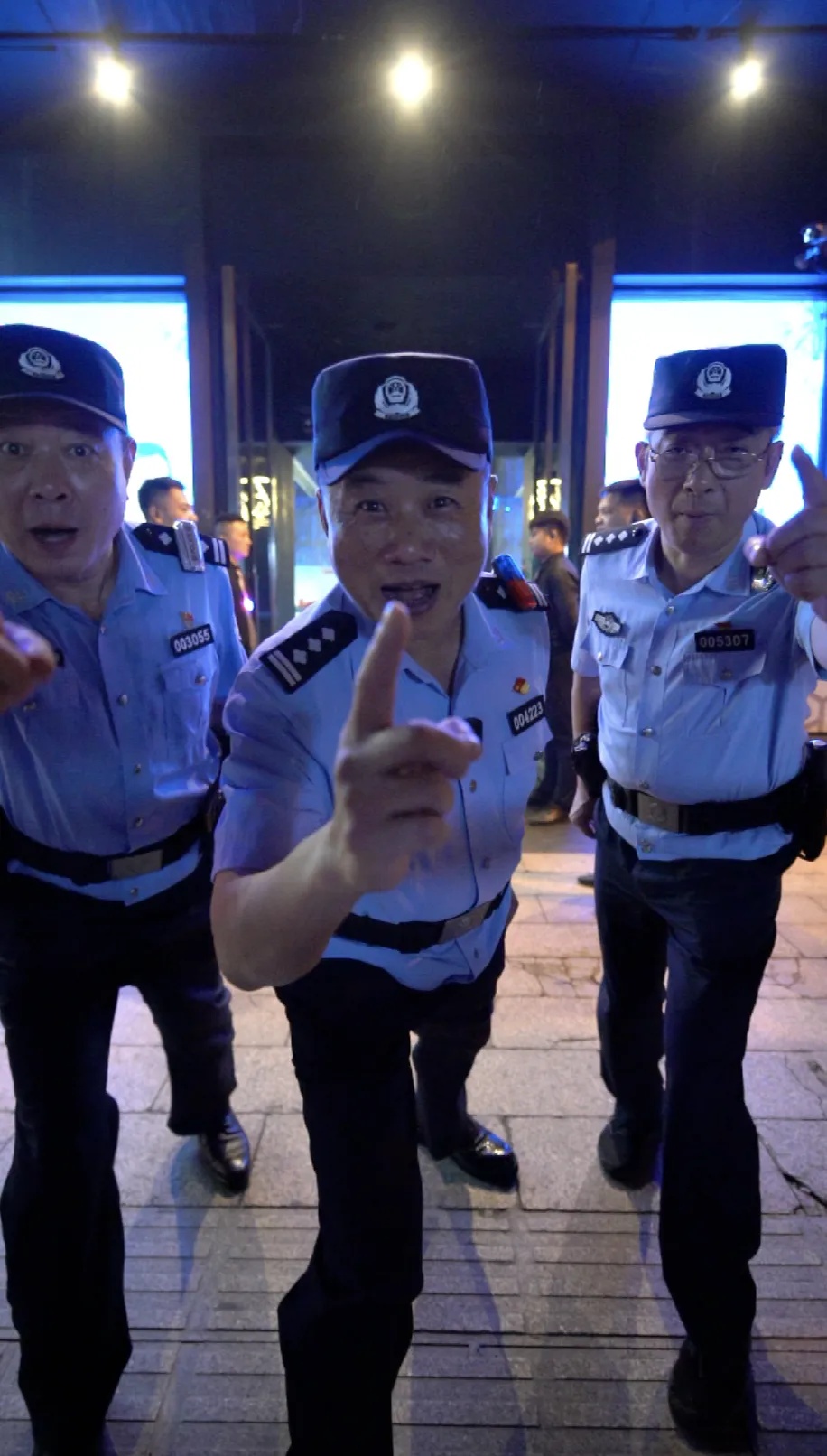 火爆全网！在酒吧“喊麦”的三名合肥民警，到底是谁？