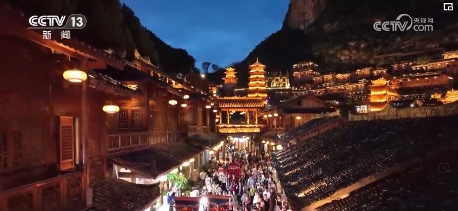 独特优势释放“向上”文旅潜力 “宝藏小城”接住了这“泼天的富贵”