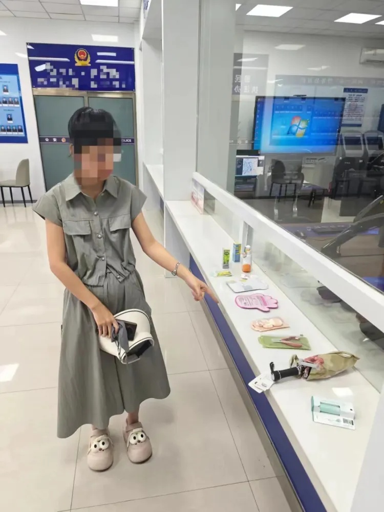 商店“0元购”？一女子偷盗日用品被抓