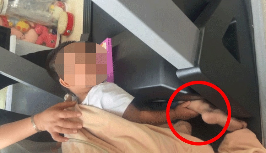 又有“熊孩子”被卡住了！这次居然卡在……