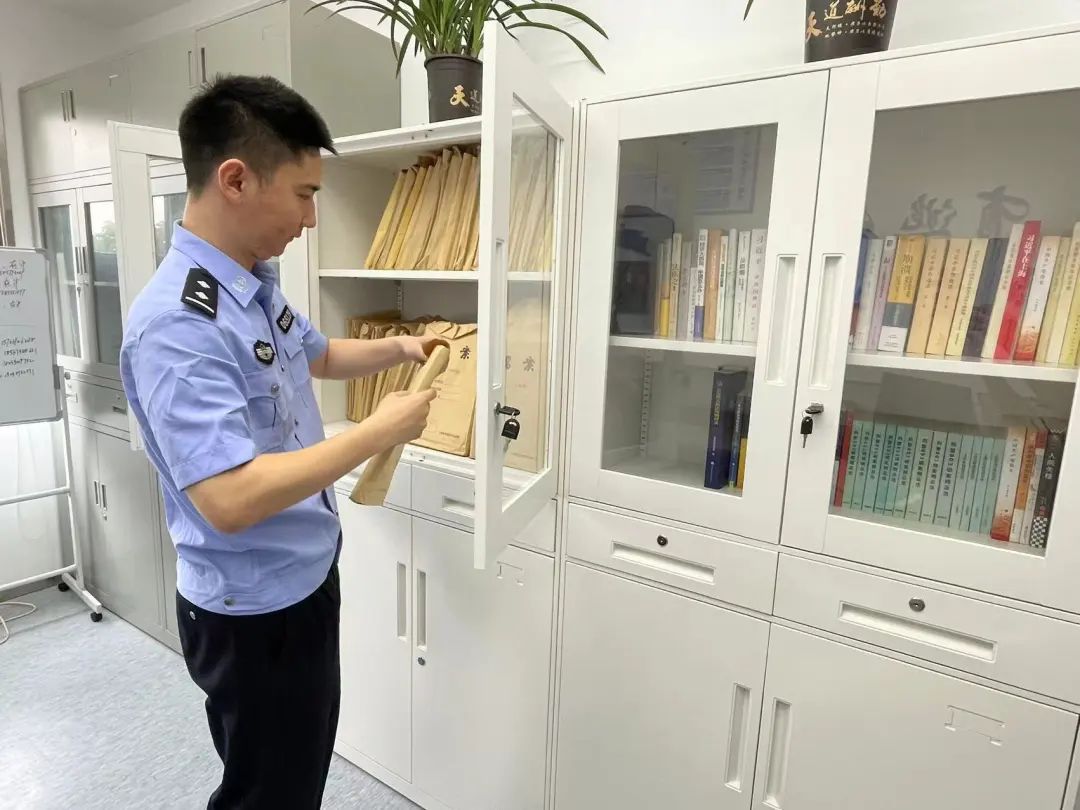 仅凭一个“D”找出31年前犯罪的“TA”！上海首个追逃工作室有位90后探长