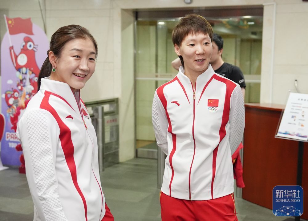 巴黎奥运预备式｜中国乒乓球队启程