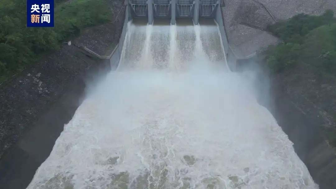 暴雨预警！全国降水量前十，这里占9席！景区闭园、高速禁行→