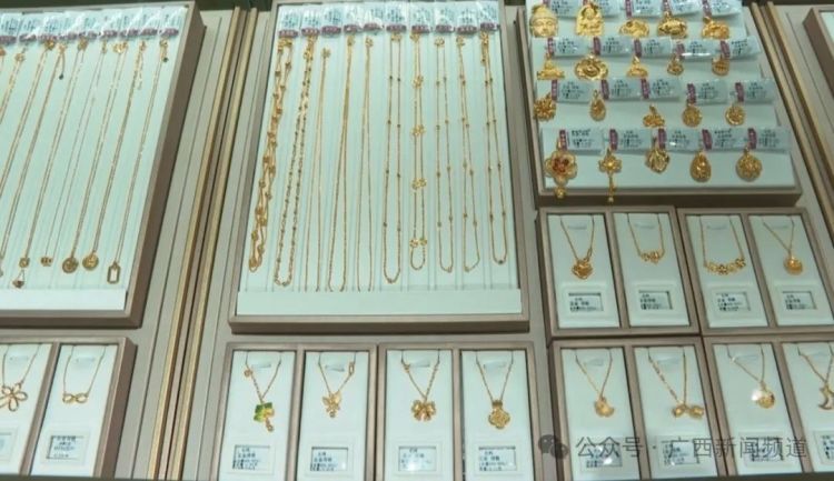 黄金价格重回“7”字头！黄金回收市场热度飙升