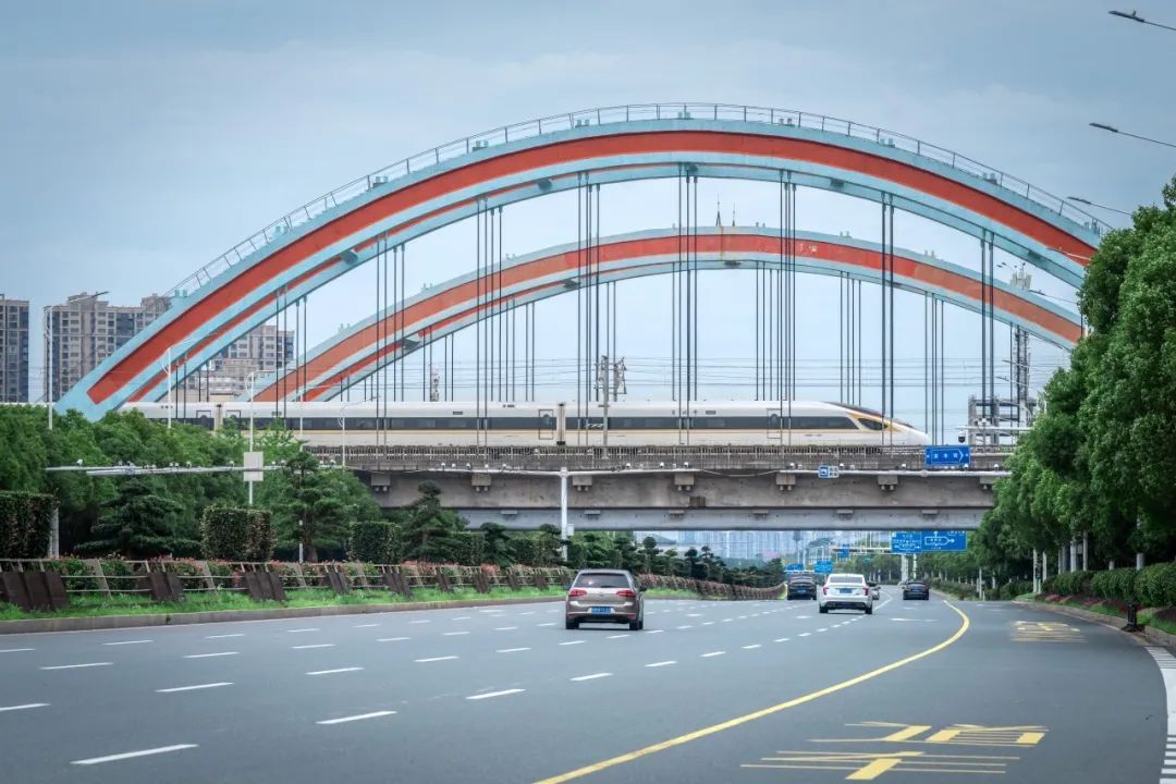 暑运正当时!铁路人加油! 暑运正当时!铁路人加油!