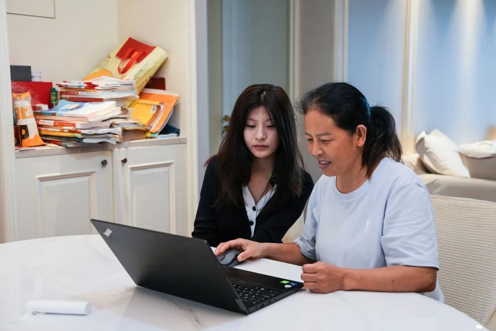 双目几近失明！她被录取了！