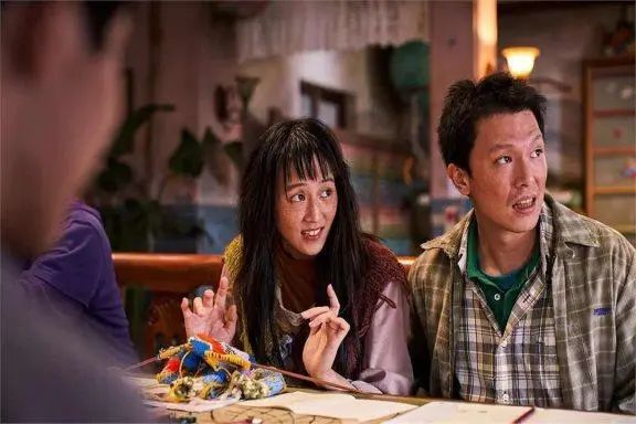 她是如何从“小白兔”变身为“蛇蝎女”的