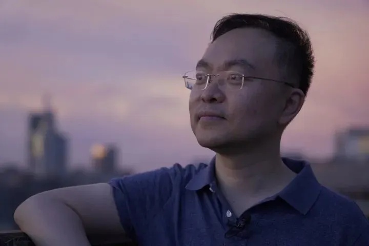 蔡磊再度捐赠！网友：致敬"侠之大者"