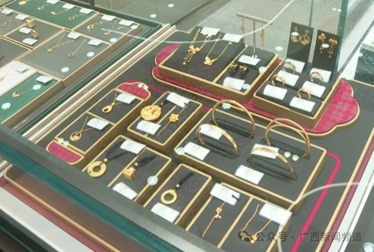 黄金价格重回“7”字头！黄金回收市场热度飙升