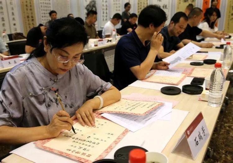 坚持18年！陕西师范大学毛笔手写录取通知书开笔