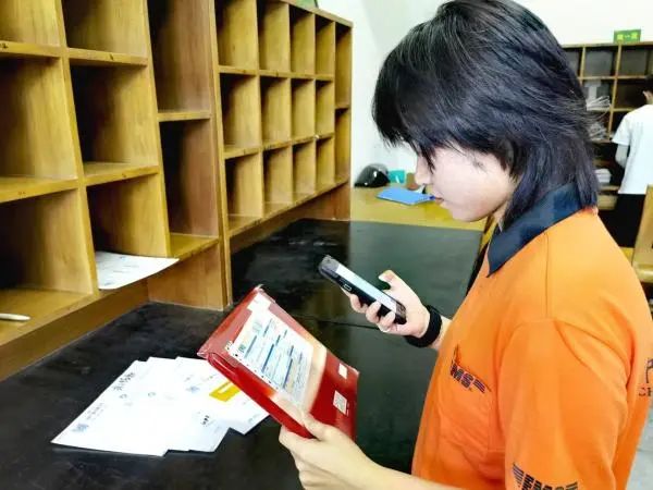 宁波约6万封高考录取通知书开始投递