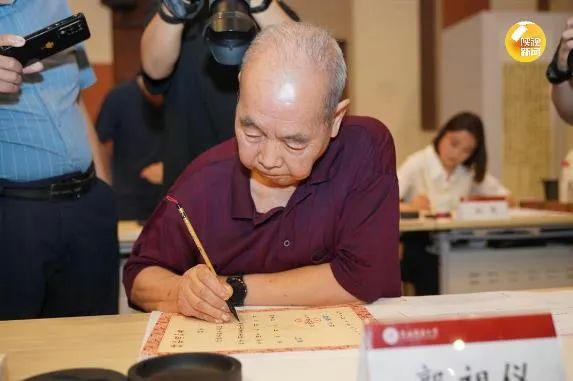 18年坚守！陕师大毛笔手写通知书开笔！