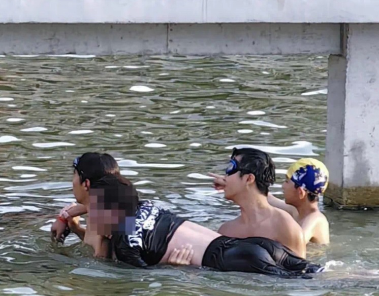 武汉网红景点突发溺水事件,抢救细节公开! 武汉网红景点突发溺水事件,抢救细节公开!