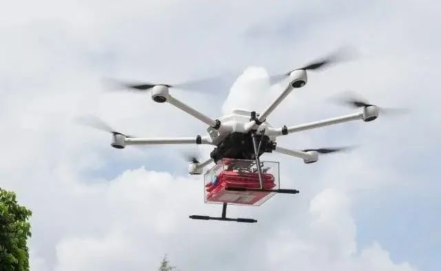 喜从天降!广东学子收到“飞”来的录取通知书 喜从天降!广东学子收到“飞”来的录取通知书