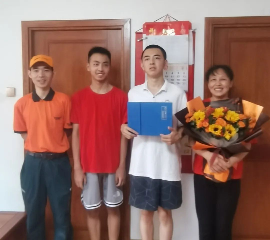 北大、浙大、国防科大…福建多地首封高考录取通知书送达! 北大、浙大、国防科大…福建多地首封高考录取通知书送达!