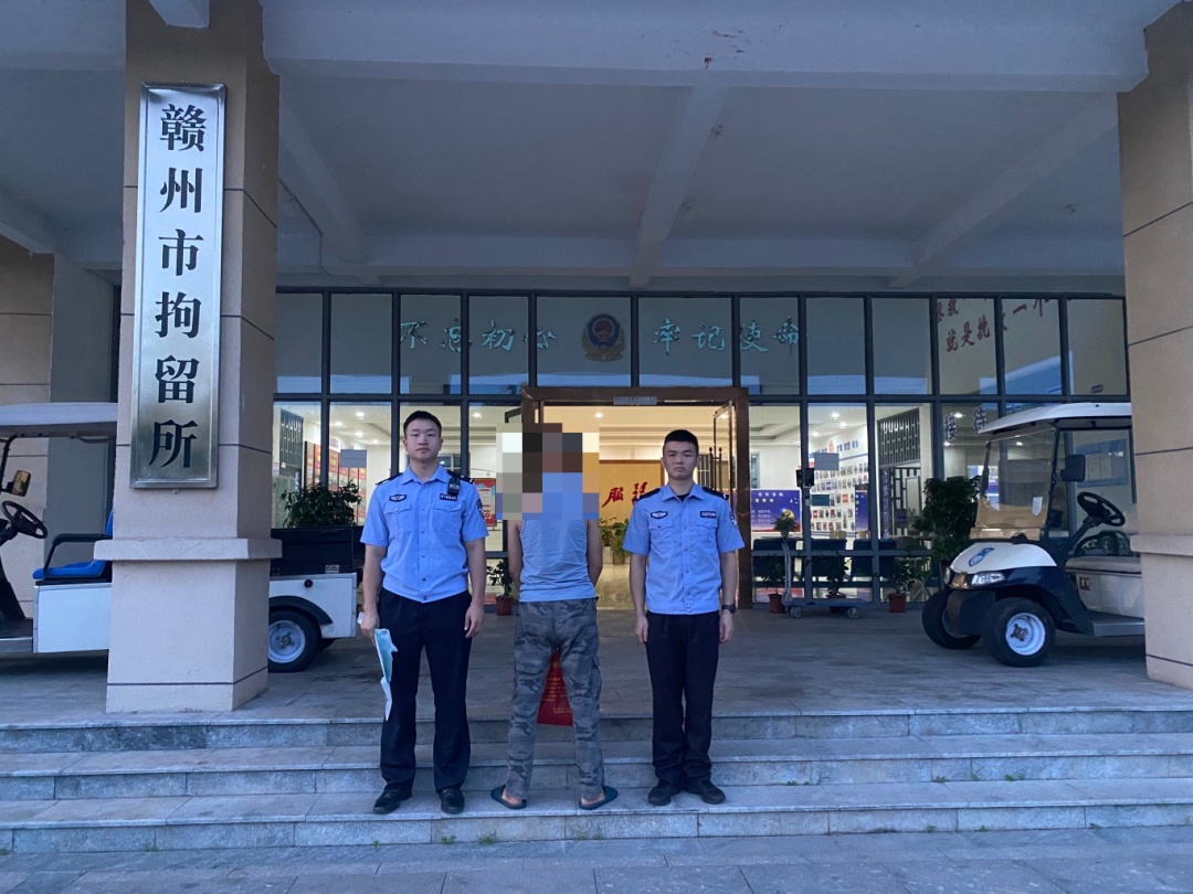 一男子竟“放气”泄愤，民警迅速处置