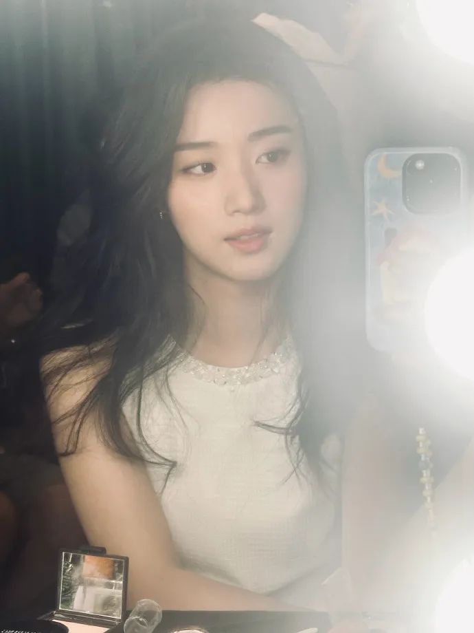 女演员走路姿势被指残疾,本人回应:已经10年了 女演员走路姿势被指残疾,本人回应:已经10年了