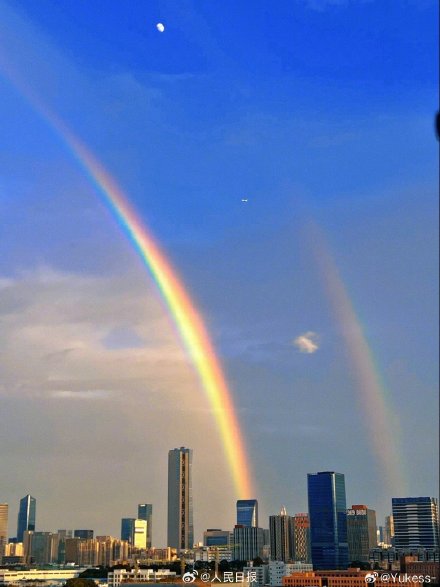 好运加倍！深圳天空现双彩虹超浪漫