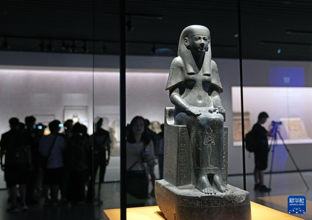 “金字塔之巅:古埃及文明大展”在上海博物馆开幕 “金字塔之巅:古埃及文明大展”在上海博物馆开幕