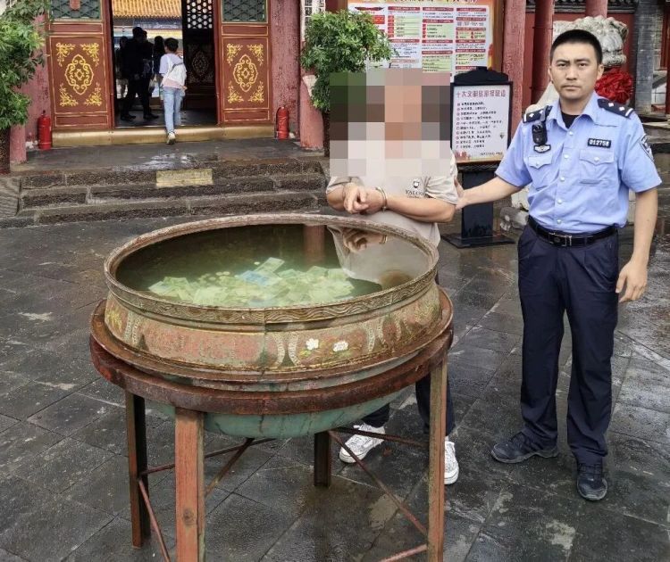 寺庙“香火钱”都偷?警方:嫌疑人被行拘 寺庙“香火钱”都偷?警方:嫌疑人被行拘