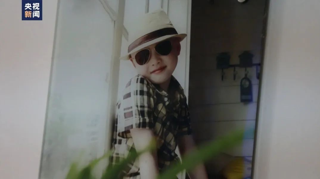 视力不足0.01，上课全靠望远镜？他凭惊人毅力考上清华！