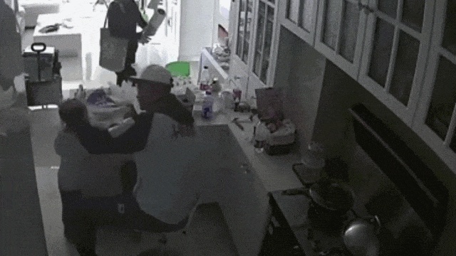 防晒喷雾使用不当,1小时可致“白肺”!医生提醒 防晒喷雾使用不当,1小时可致“白肺”!医生提醒