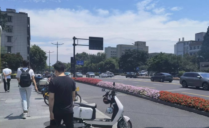 10岁男孩出现弥漫性红斑!家长懊悔:太大意了…… 10岁男孩出现弥漫性红斑!家长懊悔:太大意了……